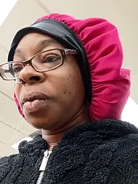 Jasmine FullsShine online show from April 2026 01:32:02 PM