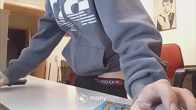 Snapshot of der_dino30 chatting on February 2025 01:27:02 AM der dino30 online show from February 2025 01:27:02 AM