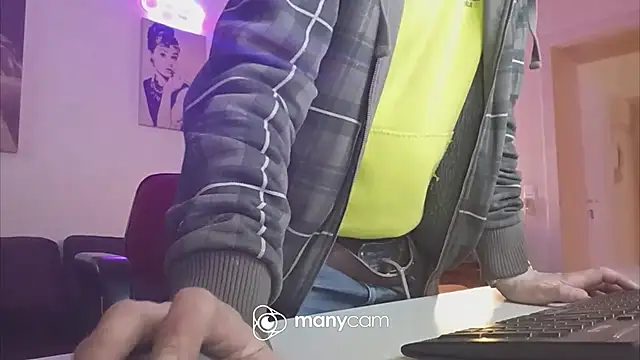 Snapshot of der_dino30 chatting on February 2025 01:42:02 PM der dino30 online show from February 2025 01:42:02 PM