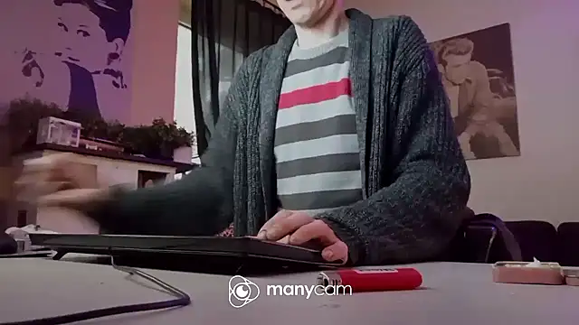 Snapshot of der_dino30 chatting on March 2025 05:46:01 AM der dino30 online show from March 2025 05:46:01 AM