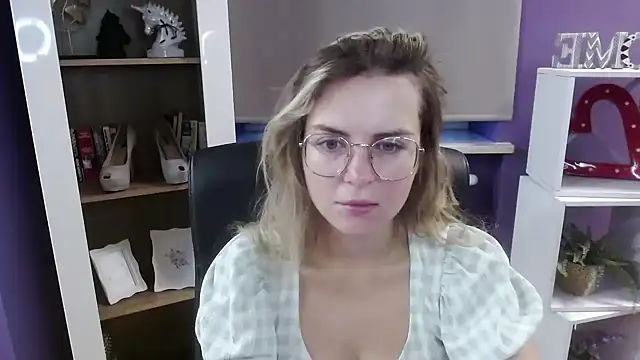 Zoey Erotic online show from September 2025 04:23:02 AM