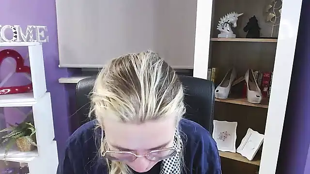 Zoey Erotic online show from February 2026 05:37:02 AM