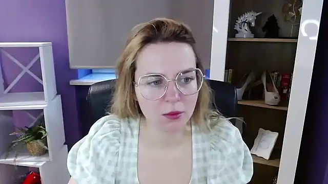 Zoey Erotic online show from April 2026 04:30:02 AM