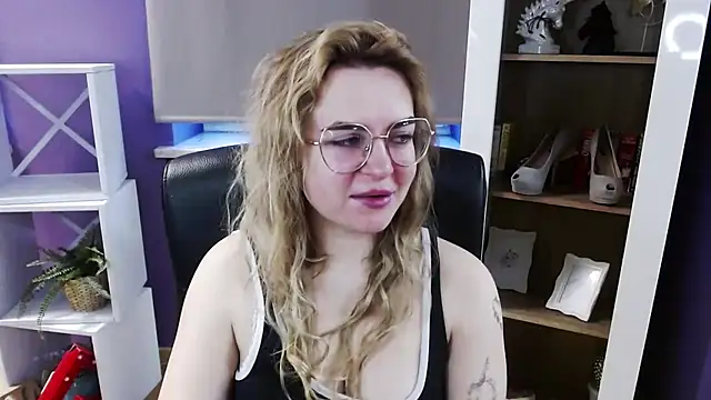 Zoey Erotic online show from April 2026 04:26:01 AM