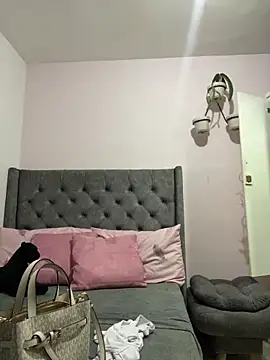 Kataliina online show from February 2025 10:54:01 PM