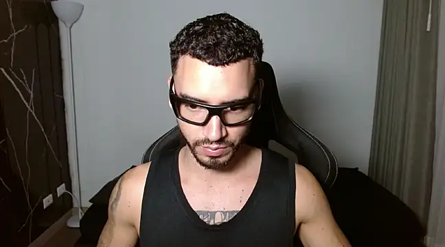 Snapshot of Dangerous-Men chatting on February 2025 03:51:01 AM Dangerous-Men online show from February 2025 03:51:01 AM