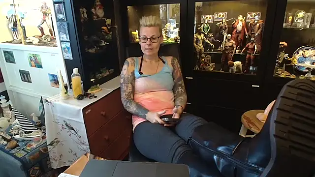 Snapshot of MaryG chatting on January 2025 09:45:01 AM MaryG online show from January 2025 09:45:01 AM