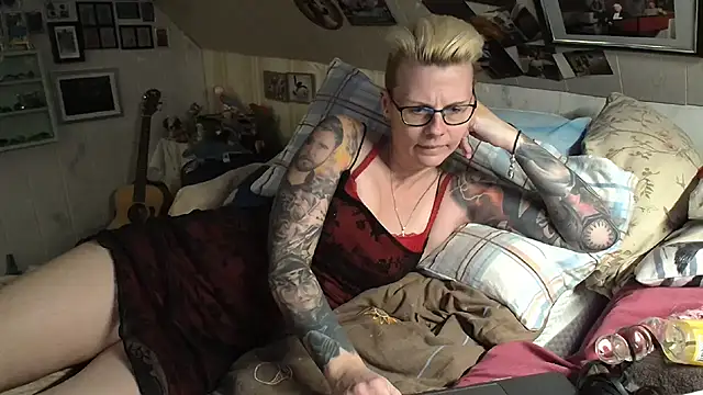 Snapshot of MaryG chatting on January 2025 05:06:01 PM MaryG online show from January 2025 05:06:01 PM