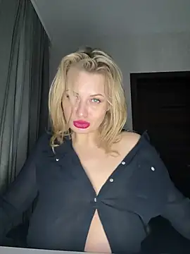 Evellyn online show from February 2025 03:53:02 AM