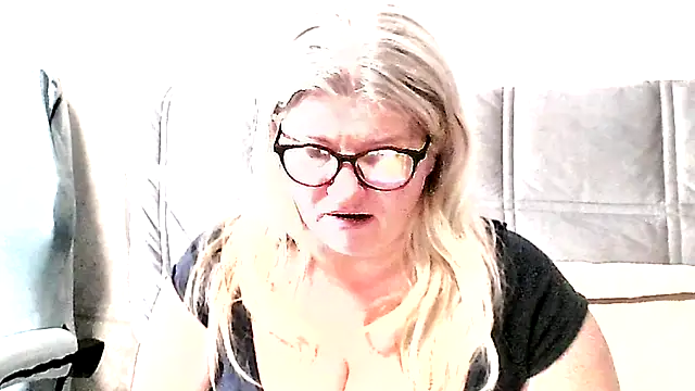 Snapshot of Diana_49 chatting on April 2026 07:37:01 PM Diana 49 online show from April 2026 07:37:01 PM