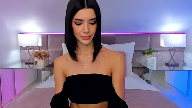 JasmiLyn online show from October 2025 12:28:02 PM