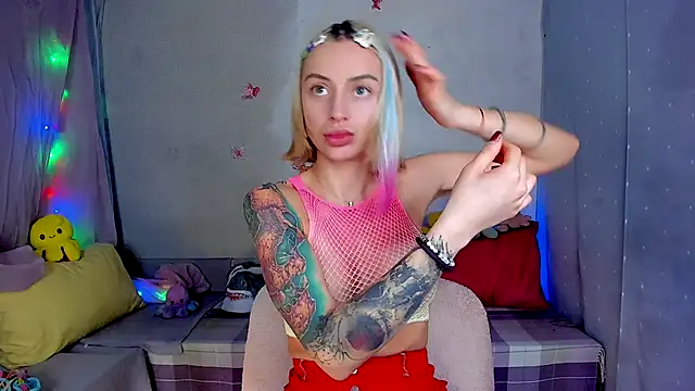 LickLizzy online show from November 2025 10:26:01 PM