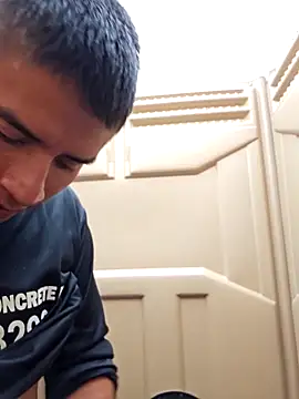 Diablo9804 online show from October 2025 05:44:02 PM