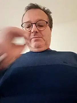 Snapshot of mike9473 chatting on September 2025 08:18:01 AM mike9473 online show from September 2025 08:18:01 AM