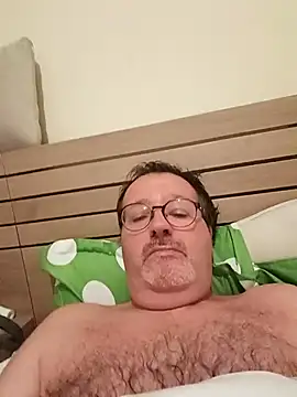 Snapshot of mike9473 chatting on October 2025 09:02:01 PM mike9473 online show from October 2025 09:02:01 PM