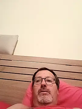 Snapshot of mike9473 chatting on October 2025 07:35:02 PM mike9473 online show from October 2025 07:35:02 PM