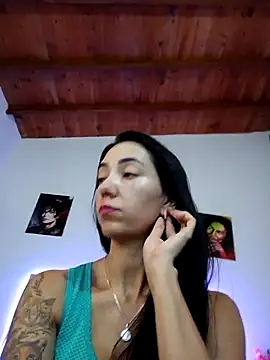 LunaZambrano online show from February 2025 03:48:02 PM