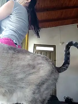 LunaZambrano online show from September 2025 03:01:01 PM