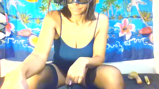 Snapshot of laetitiafun chatting on March 2025 01:10:02 PM laetitiafun online show from March 2025 01:10:02 PM