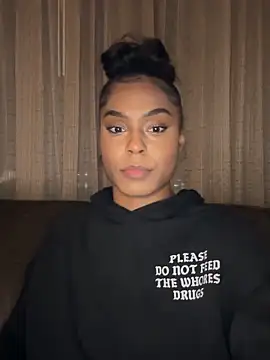 CandyLuxxxx online show from January 2025 03:02:02 AM