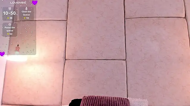 aisha vs online show from February 2025 12:03:02 PM