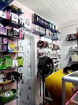 Snapshot of keilymadam chatting on December 2025 01:53:01 PM keilymadam online show from December 2025 01:53:01 PM