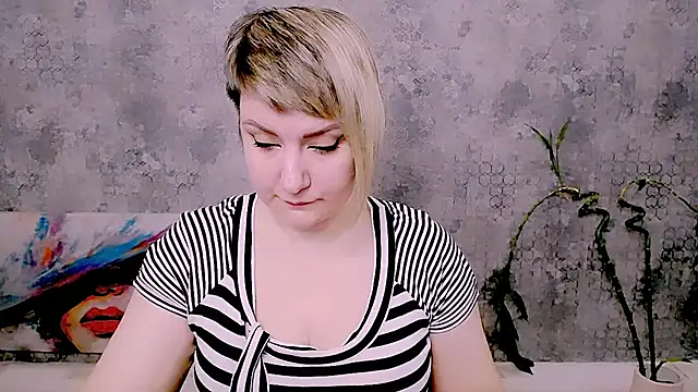 Djullia online show from April 2026 05:52:01 AM