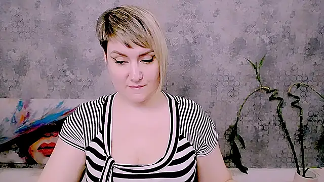 Djullia online show from April 2026 12:29:02 PM