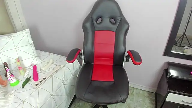 mila katts online show from February 2025 04:31:01 AM