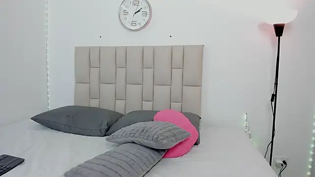 Snapshot of Sofia_Blosom chatting on April 2026 07:07:02 PM Sofia Blosom online show from April 2026 07:07:02 PM