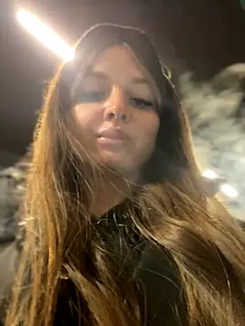 KrisMagnoly online show from October 2025 04:40:01 PM