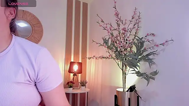 Antonellachic73 online show from September 2025 08:53:01 PM