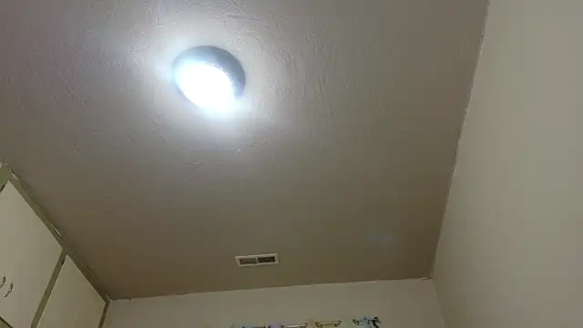 Emihaze online show from April 2026 07:07:02 PM