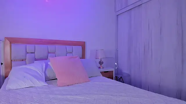 mia hank online show from February 2026 11:39:02 AM