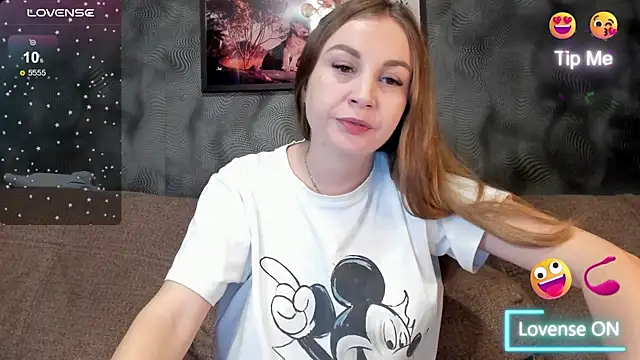 Snapshot of CassieMils chatting on September 2025 07:35:01 PM CassieMils online show from September 2025 07:35:01 PM