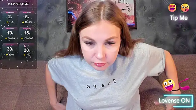 Snapshot of CassieMils chatting on November 2025 10:47:01 AM CassieMils online show from November 2025 10:47:01 AM