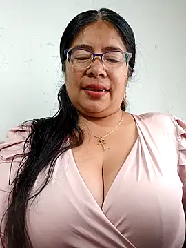 Snapshot of __valentina18 chatting on February 2025 01:21:02 PM   valentina18 online show from February 2025 01:21:02 PM