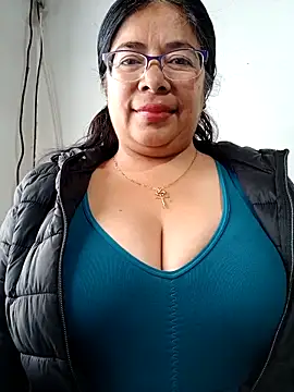 Snapshot of __valentina18 chatting on March 2025 01:17:02 PM   valentina18 online show from March 2025 01:17:02 PM