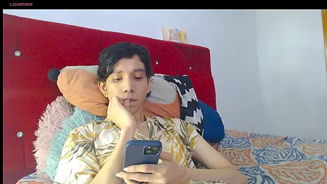 LAICK 01 online show from April 2026 12:24:02 AM