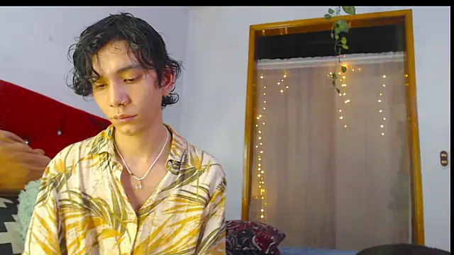 Snapshot of LAICK_01 chatting on May 2026 04:29:02 AM LAICK 01 online show from May 2026 04:29:02 AM