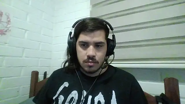 Snapshot of hung_weeb chatting on March 2026 12:39:01 AM hung weeb online show from March 2026 12:39:01 AM