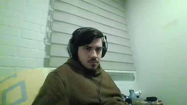 Snapshot of hung_weeb chatting on June 2026 01:52:01 AM hung weeb online show from June 2026 01:52:01 AM