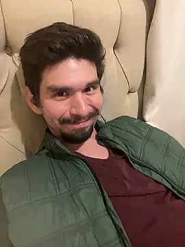 Snapshot of Tomthelong chatting on February 2025 04:57:02 AM Tomthelong online show from February 2025 04:57:02 AM