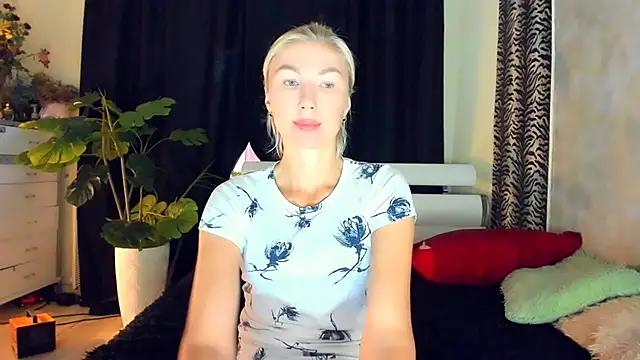 Snapshot of _SABOTAGE_ chatting on June 2026 01:48:01 PM SABOTAGE online show from June 2026 01:48:01 PM