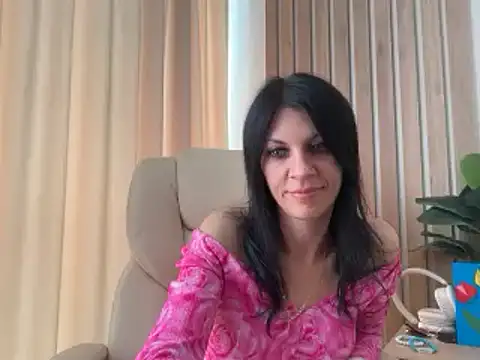 Snapshot of InjaAtHome chatting on June 2026 01:19:02 PM InjaAtHome online show from June 2026 01:19:02 PM