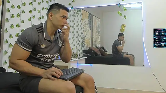 ChoreyTaiylor online show from November 2025 02:46:01 PM