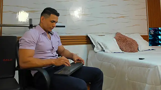 ChoreyTaiylor online show from November 2025 04:11:02 PM