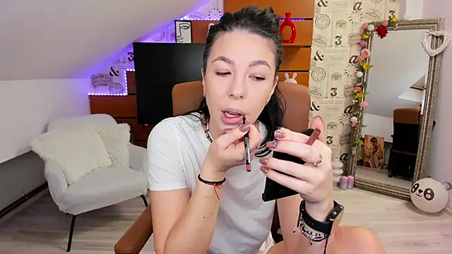 EmillyTaylor online show from November 2025 04:44:02 AM