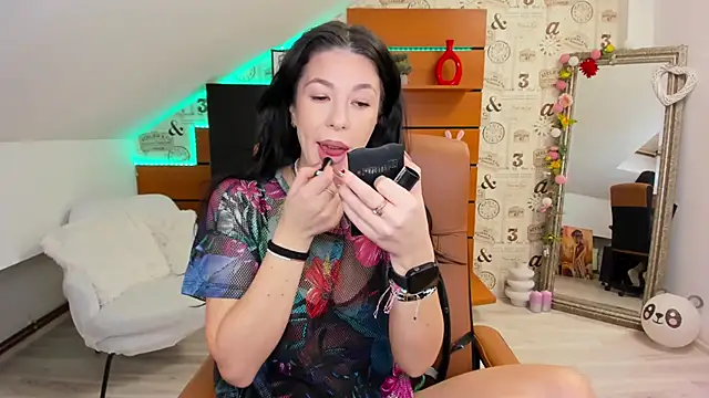 EmillyTaylor online show from December 2025 04:43:02 AM