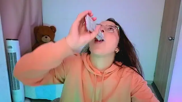  alicia z online show from April 2026 06:08:02 PM